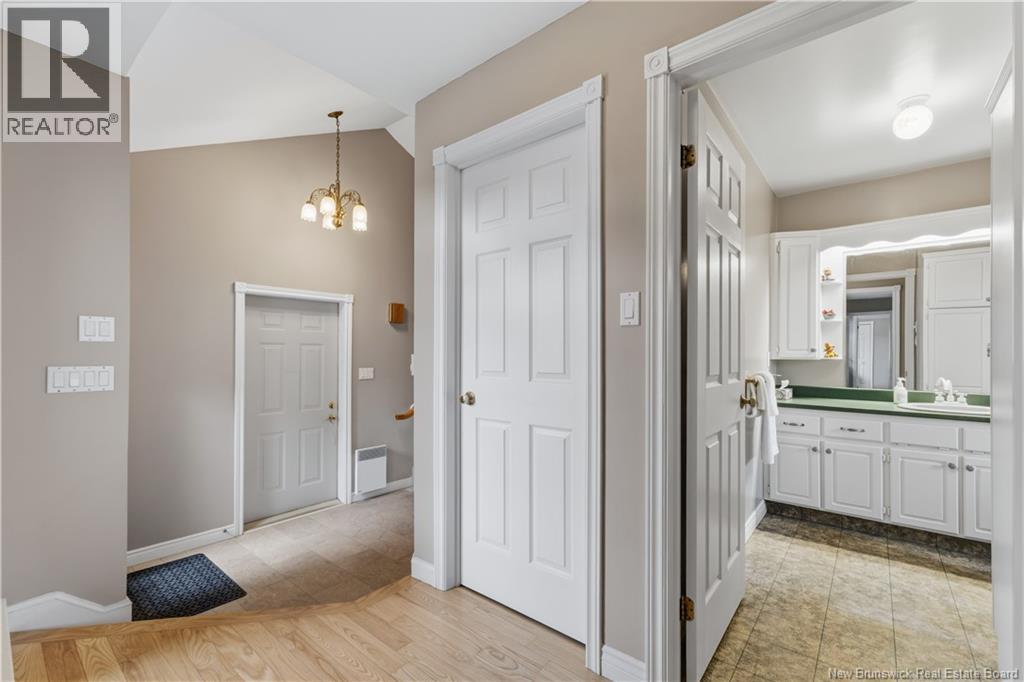 12 Thaddee Street Property Photo 21