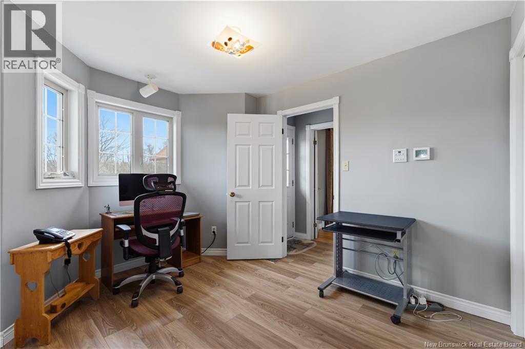 12 Thaddee Street Property Photo 22