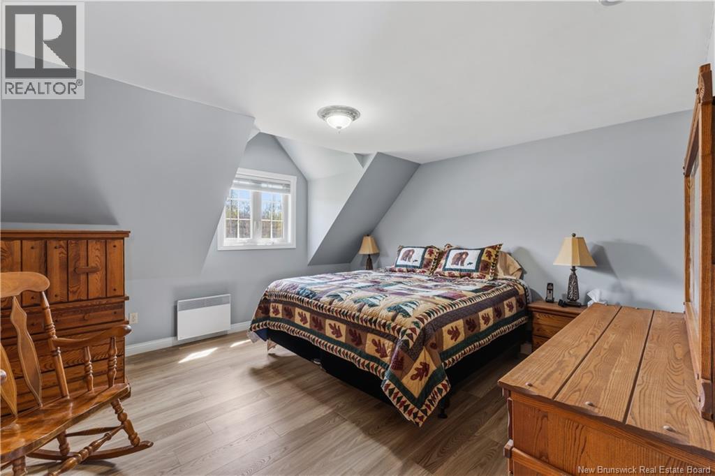 12 Thaddee Street Property Photo 31
