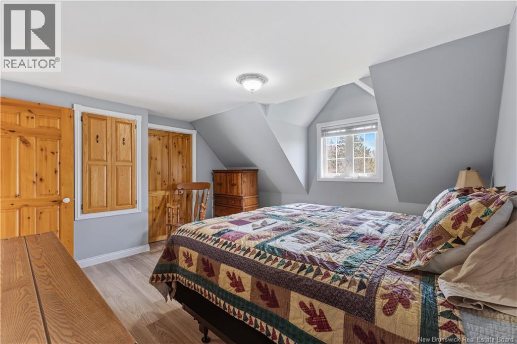 12 Thaddee Street Property Photo 32