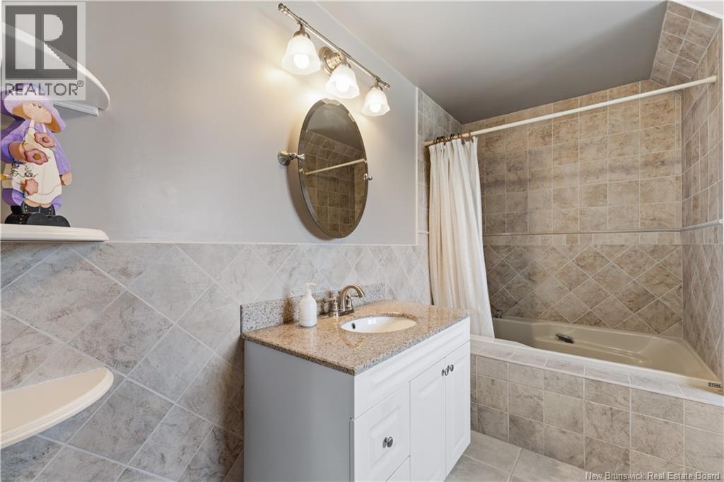 12 Thaddee Street Property Photo 33