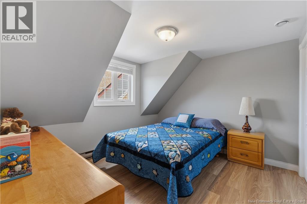 12 Thaddee Street Property Photo 36