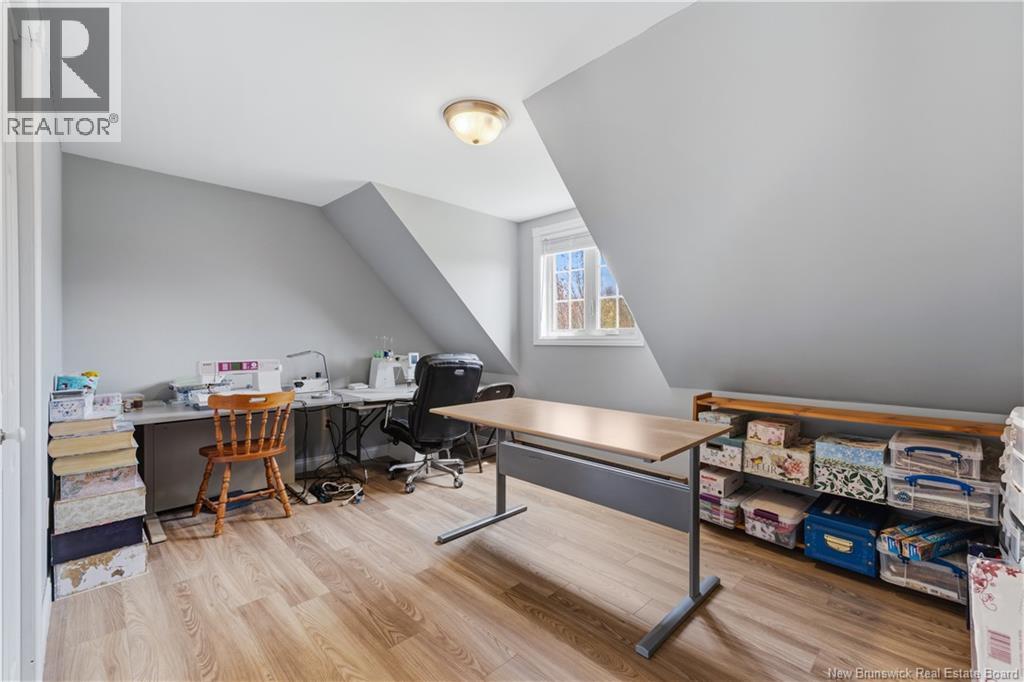 12 Thaddee Street Property Photo 38