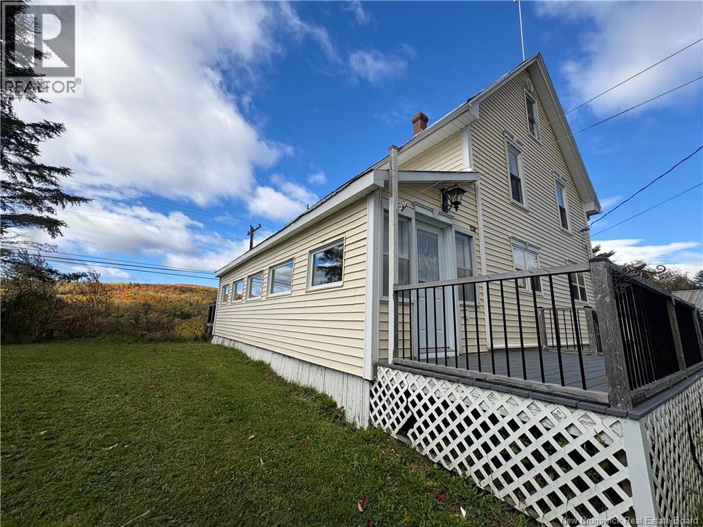 15 Underhill Street Property Photo 2