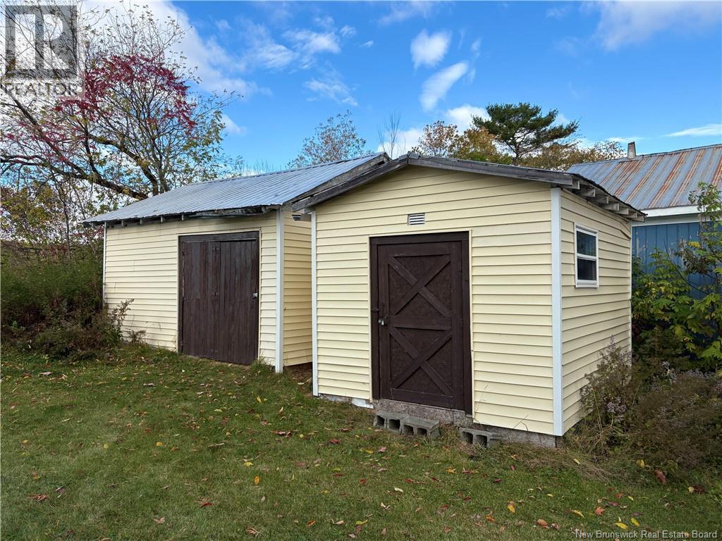 15 Underhill Street Property Photo 7