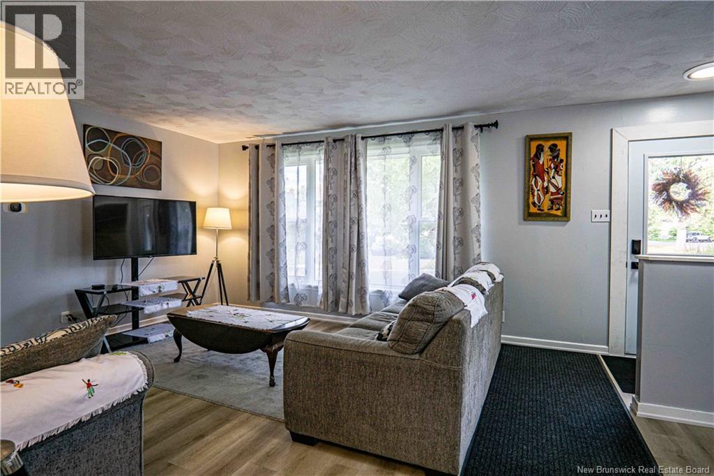 40 Hillcourt Drive Property Photo 5
