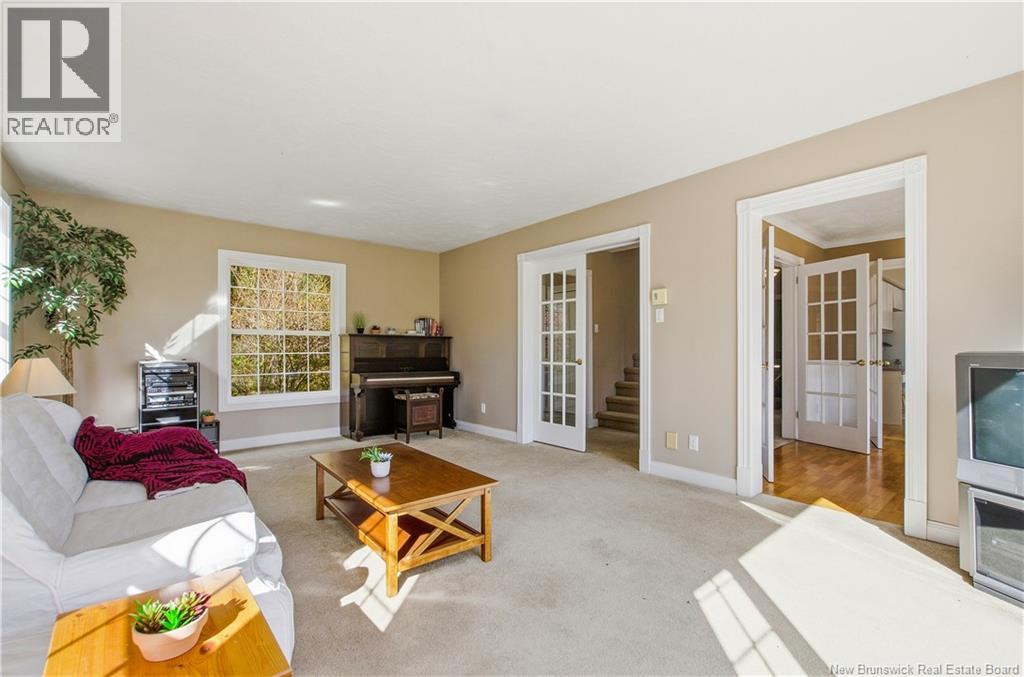18 Hillview Street Property Photo 5