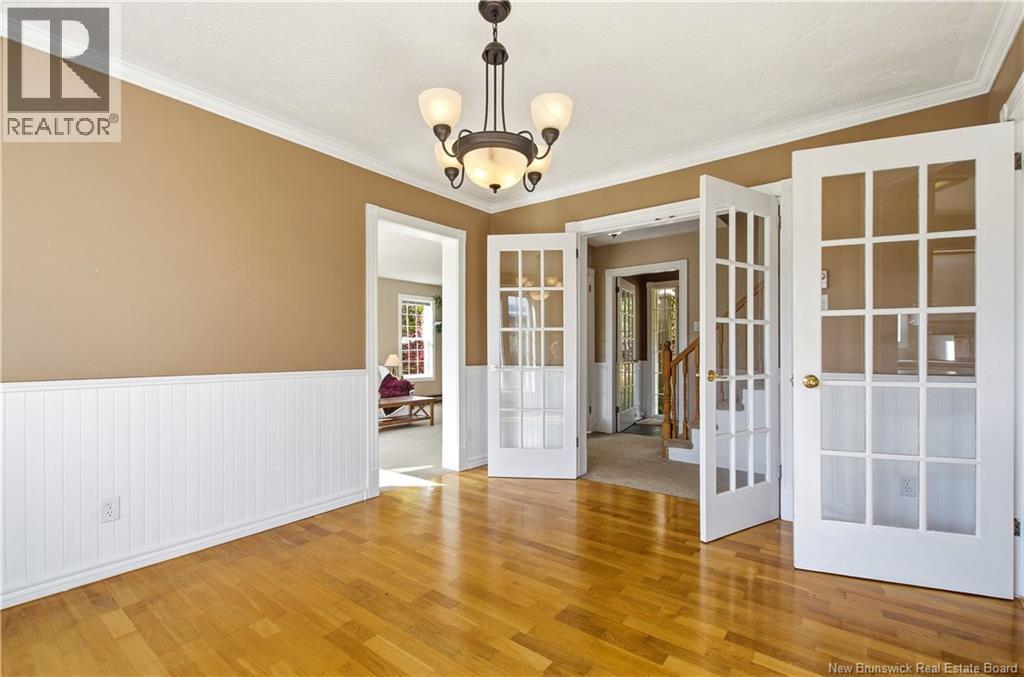 18 Hillview Street Property Photo 6
