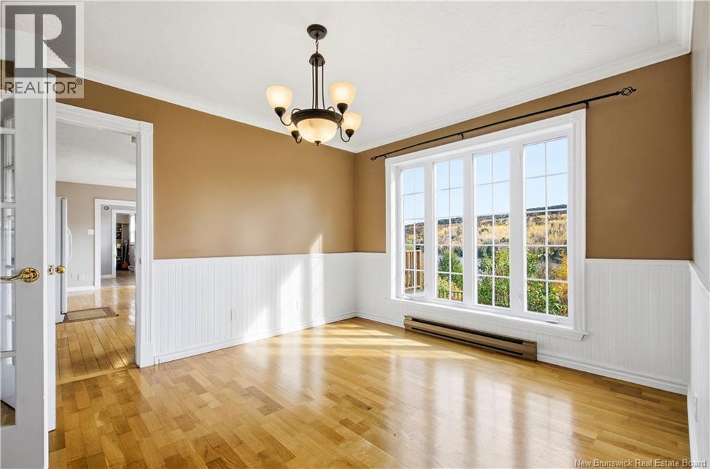 18 Hillview Street Property Photo 7