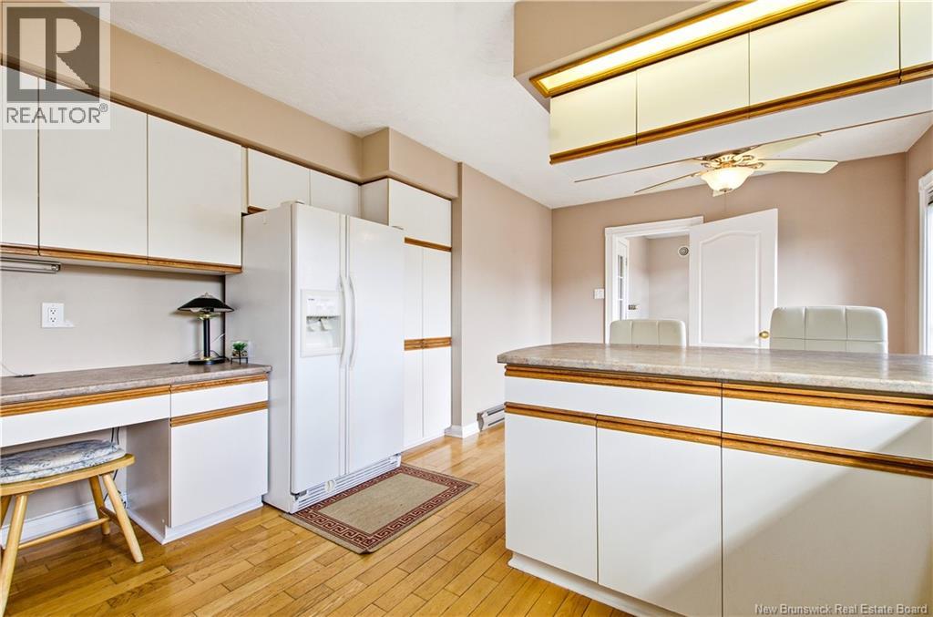 18 Hillview Street Property Photo 11