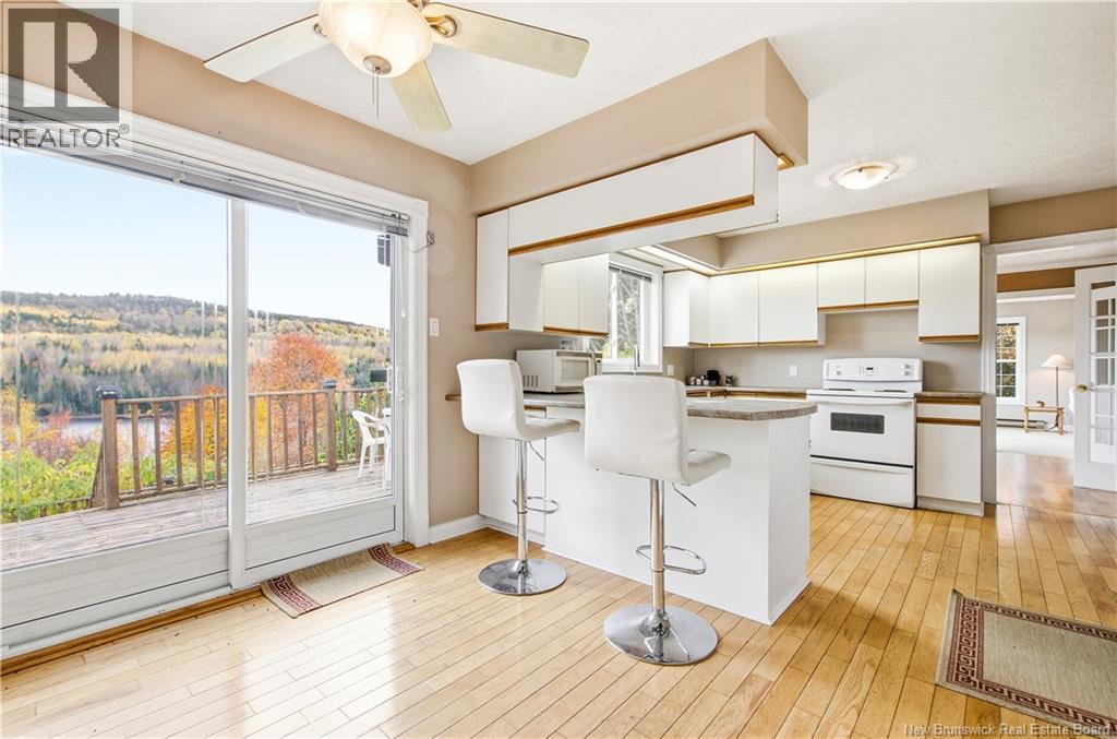 18 Hillview Street Property Photo 12