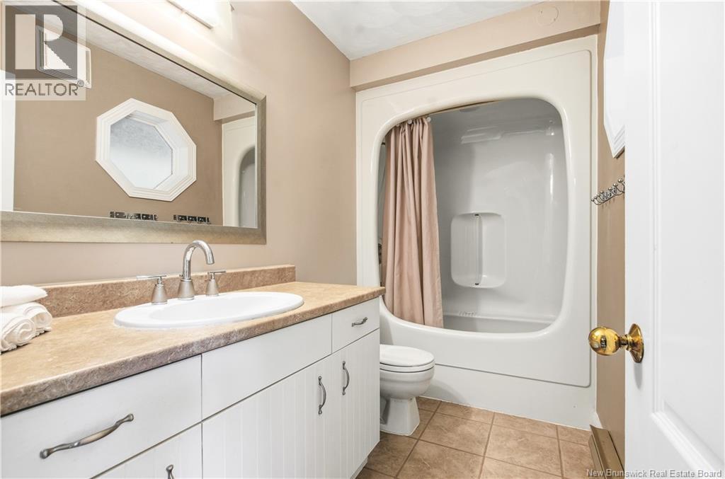 18 Hillview Street Property Photo 18