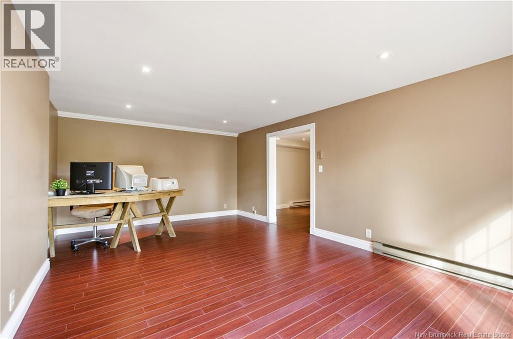 18 Hillview Street Property Photo 20