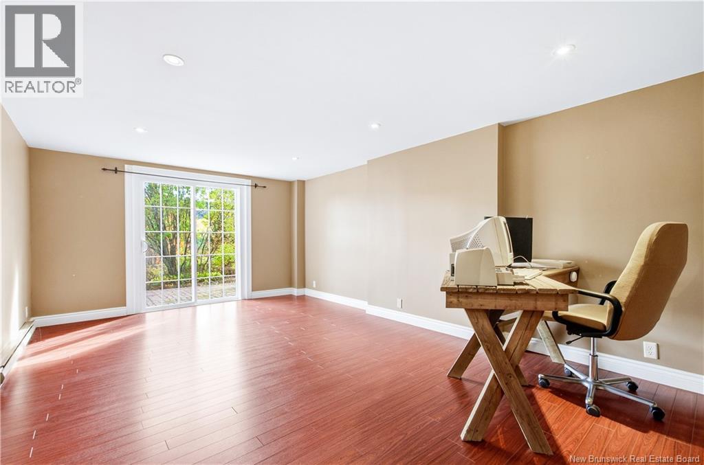 18 Hillview Street Property Photo 22