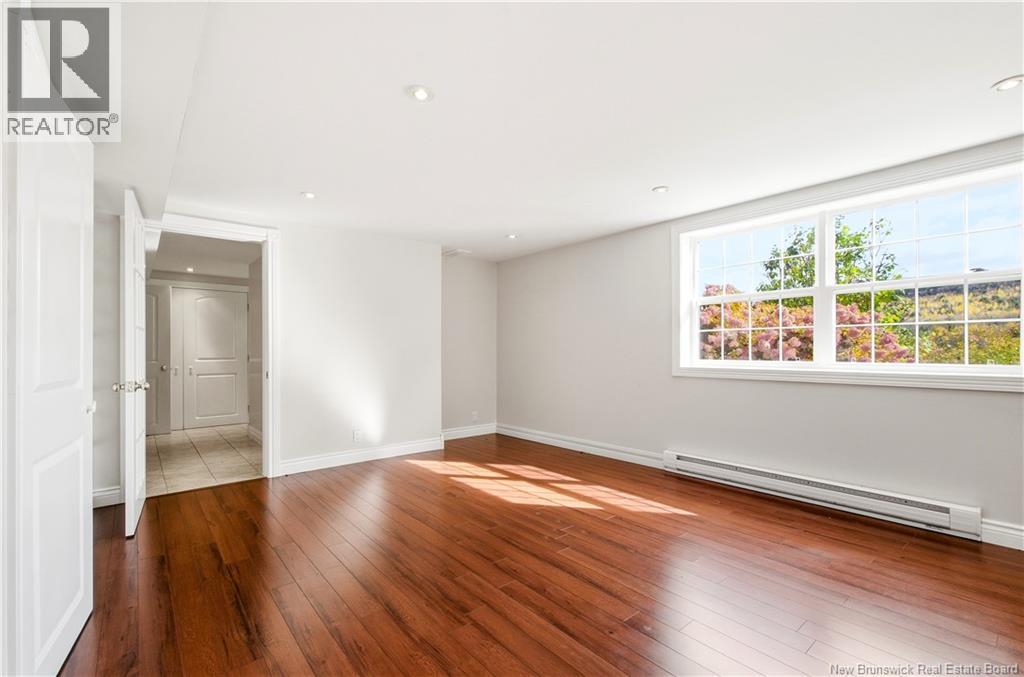 18 Hillview Street Property Photo 24