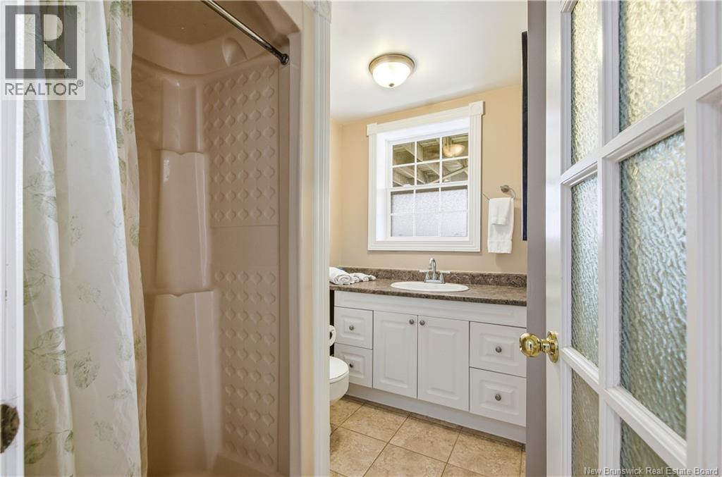 18 Hillview Street Property Photo 30