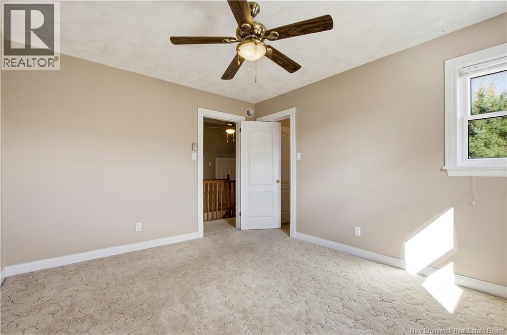 18 Hillview Street Property Photo 34