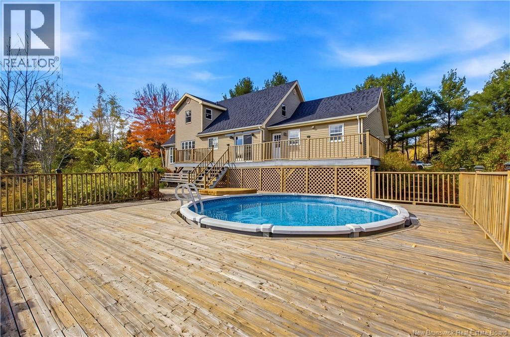 18 Hillview Street Property Photo 49