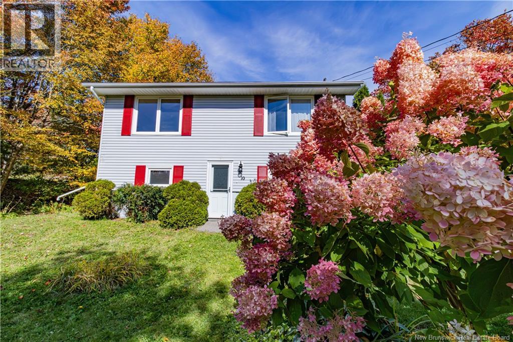 10 Birch Lane Property Photo 2