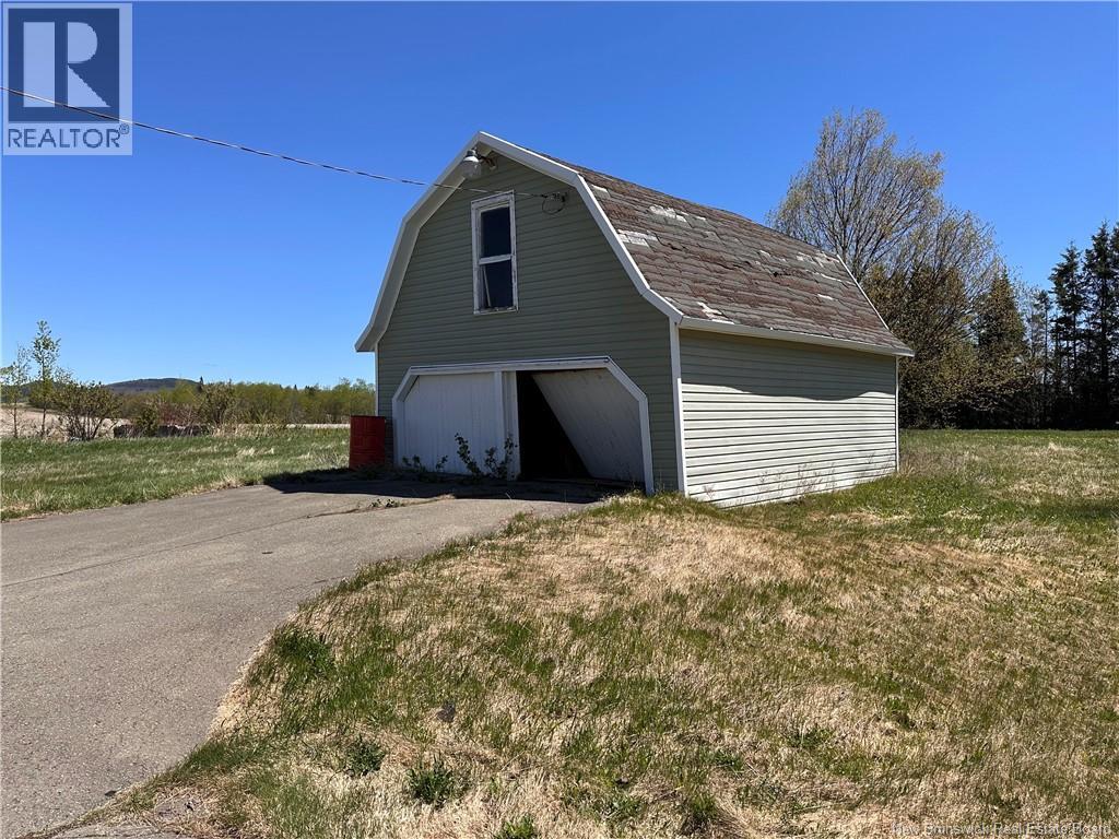 233 Hilldale Road Property Photo 4