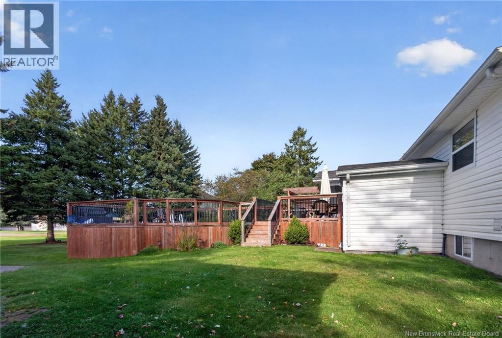 21 Champlain Property Photo 3