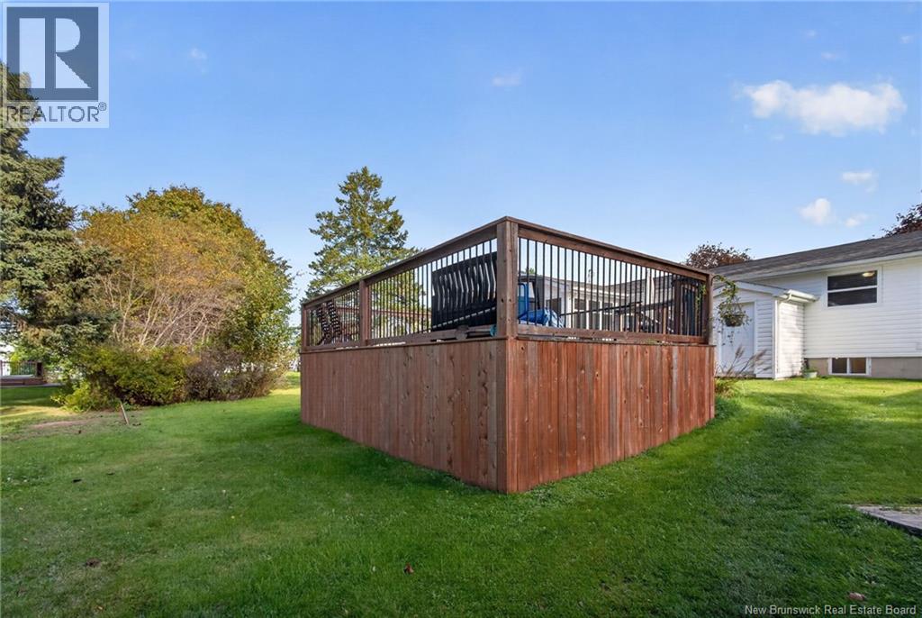21 Champlain Property Photo 5