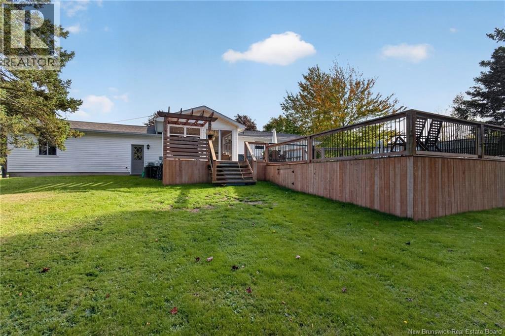 21 Champlain Property Photo 6