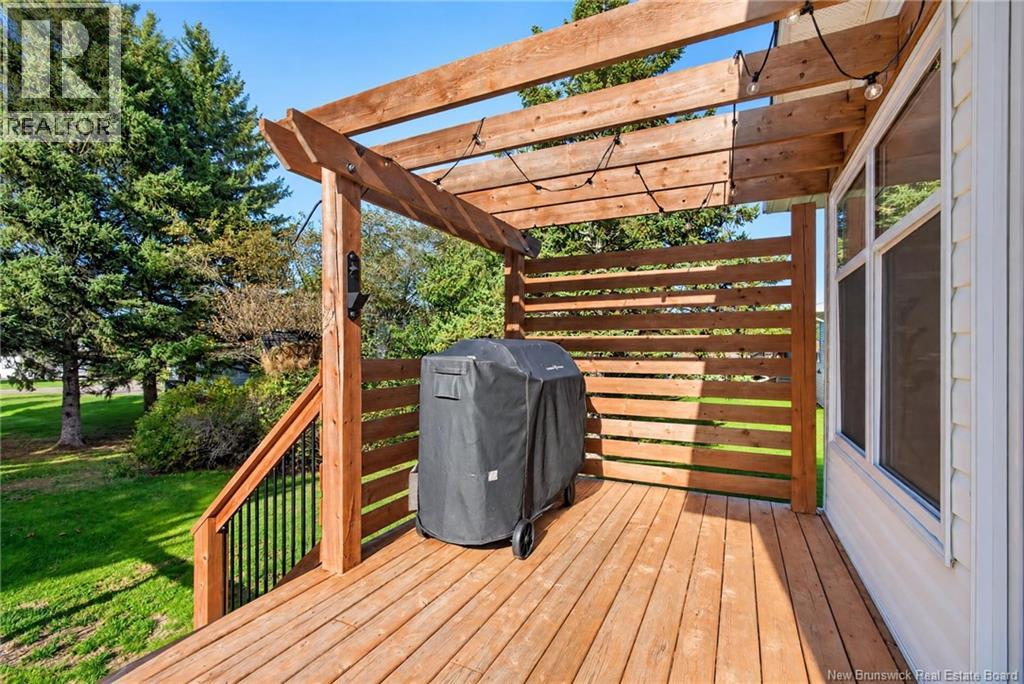 21 Champlain Property Photo 9