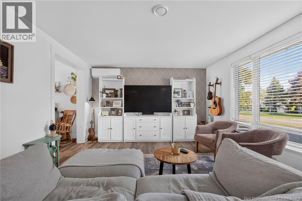 21 Champlain Property Photo 14