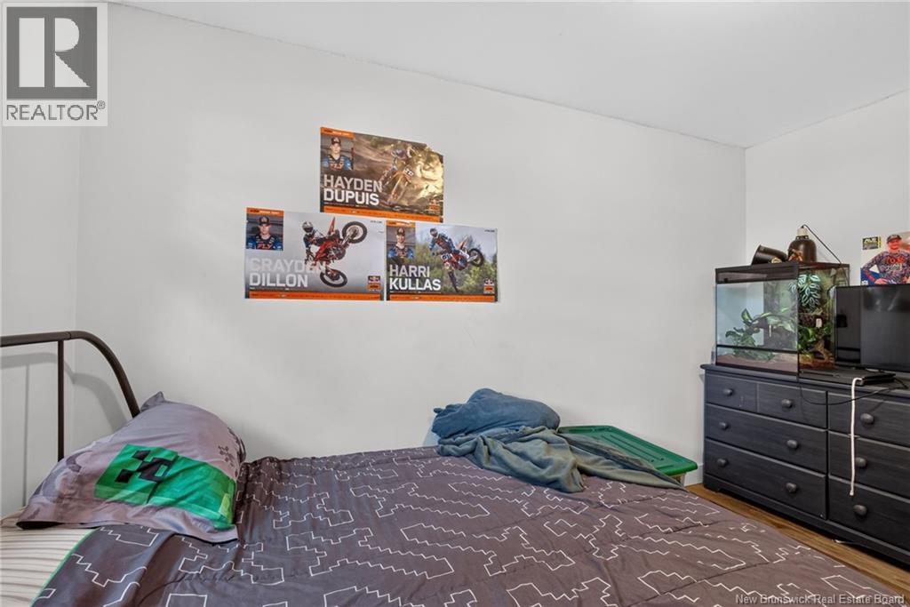 21 Champlain Property Photo 22