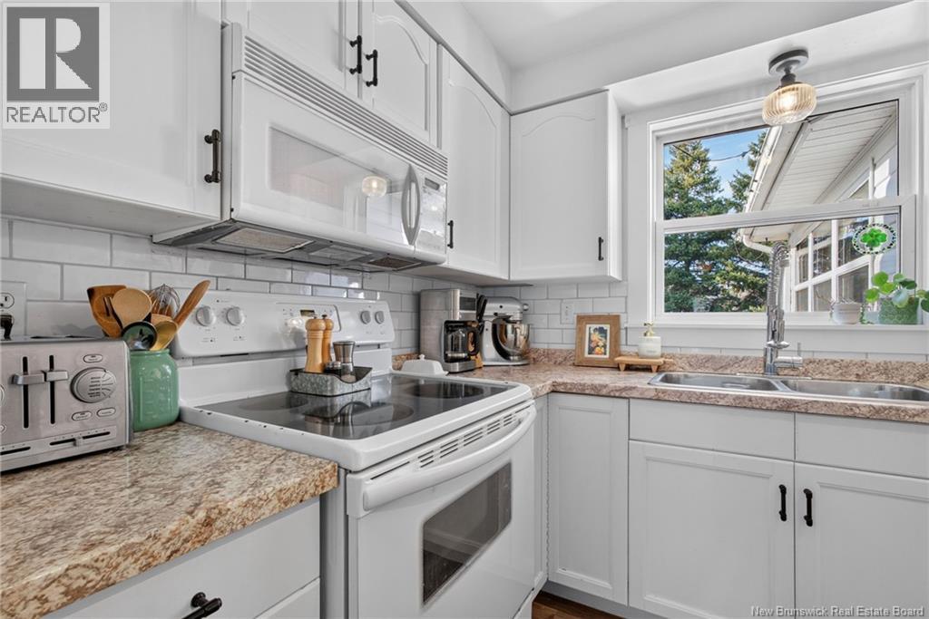 21 Champlain Property Photo 33