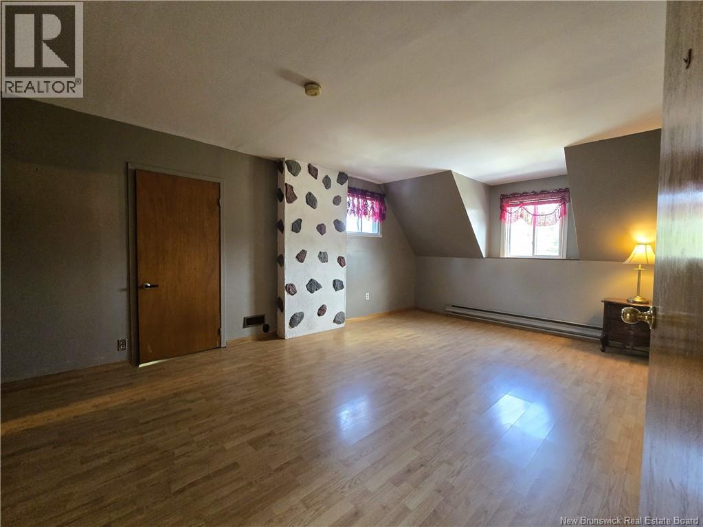 53 Hector Property Photo 22