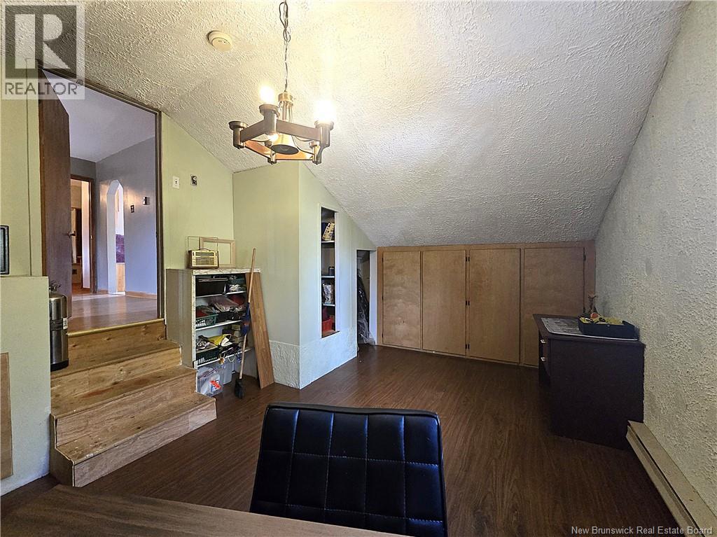 53 Hector Property Photo 26