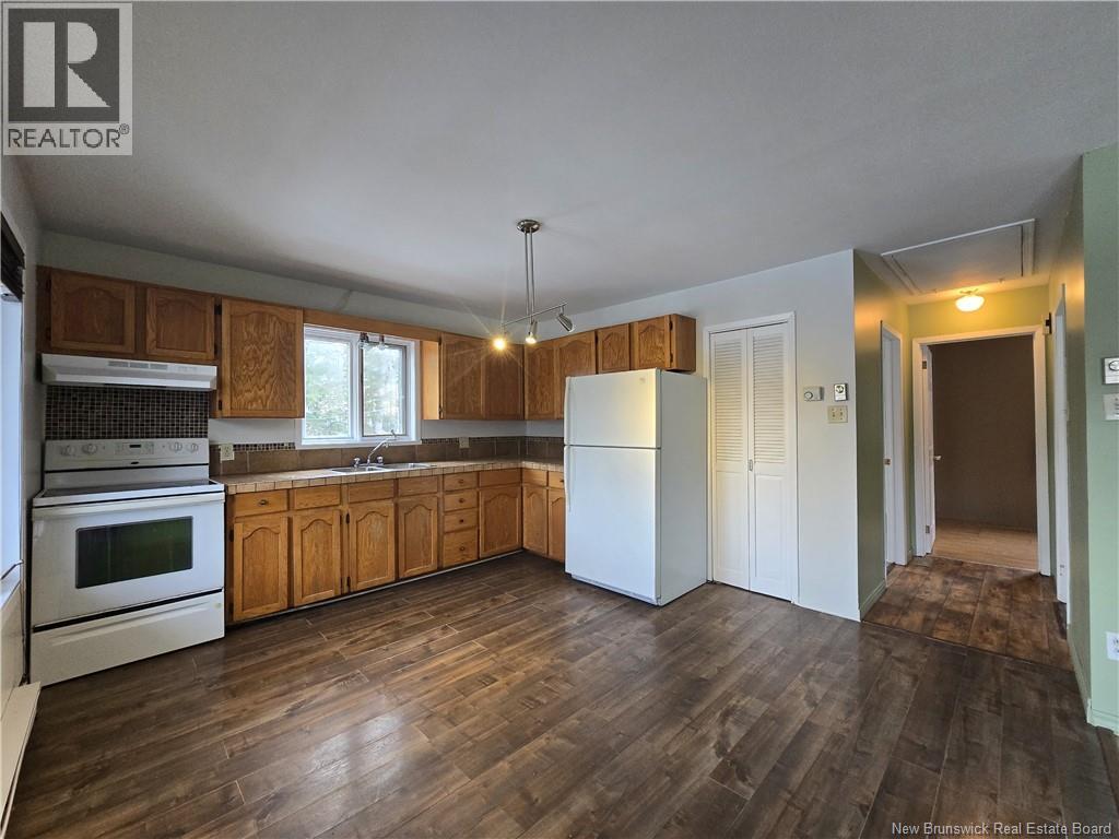 53 Hector Property Photo 39