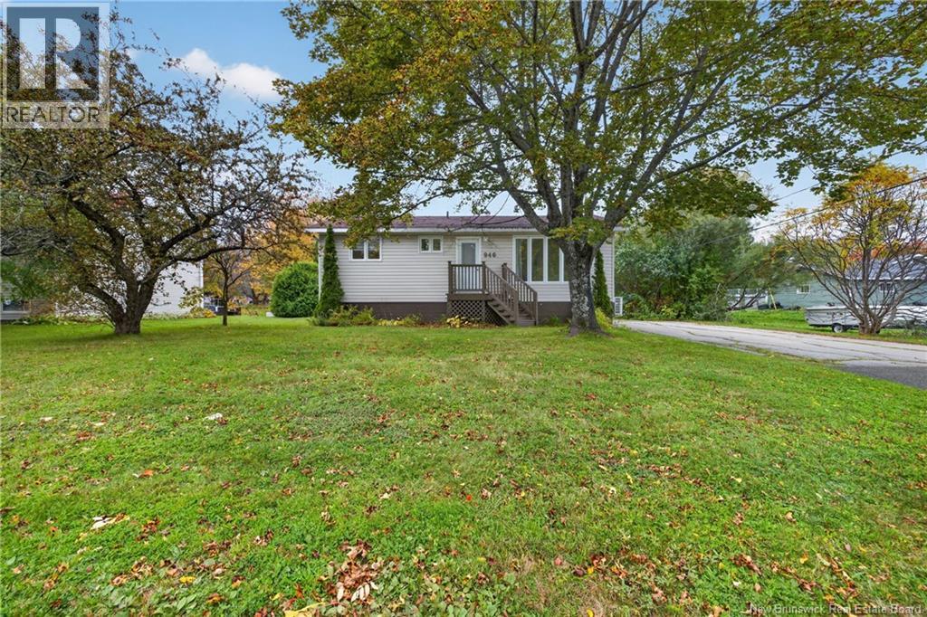 946 Francois Street Property Photo 1