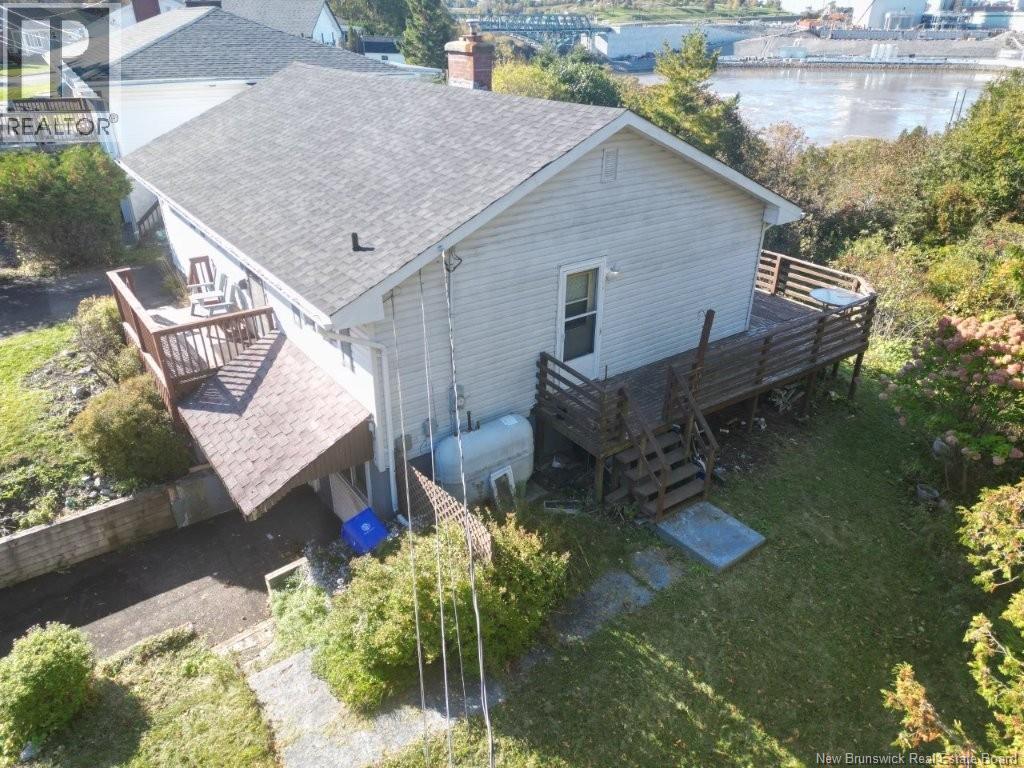 44 Fallsview Avenue Property Photo 8