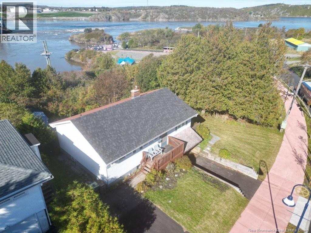 44 Fallsview Avenue Property Photo 11