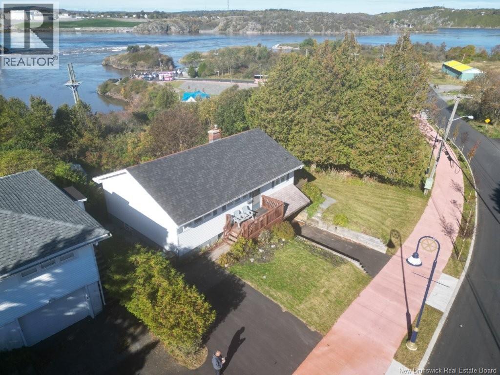 44 Fallsview Avenue Property Photo 12