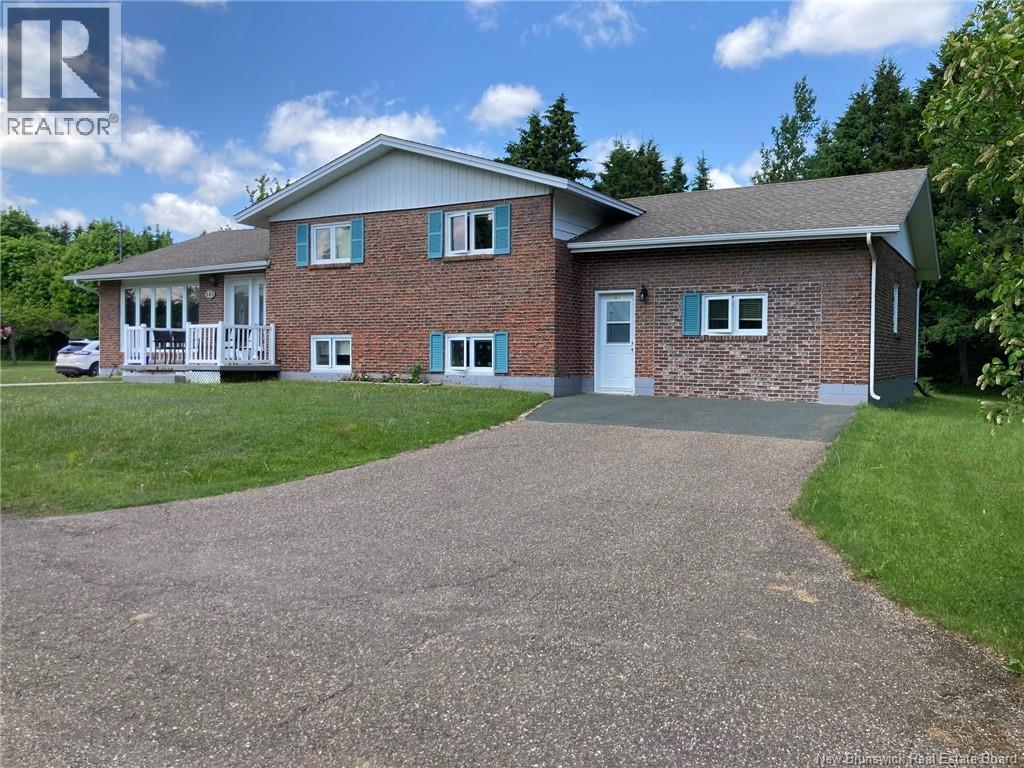 585 Rue Basque Property Photo 3