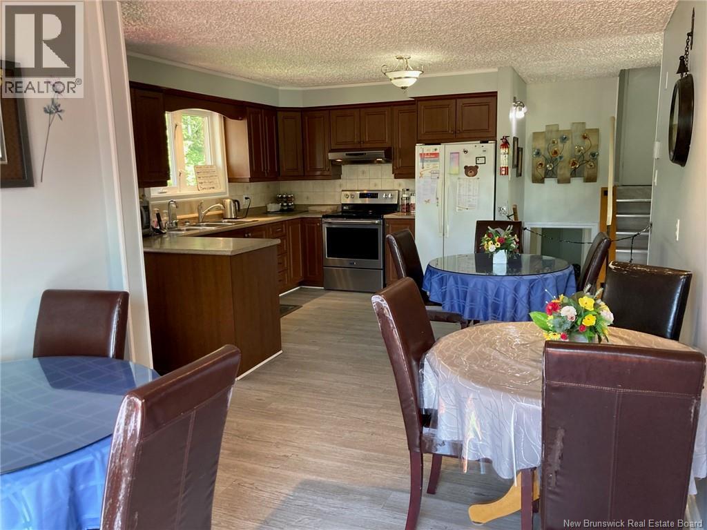 585 Rue Basque Property Photo 7