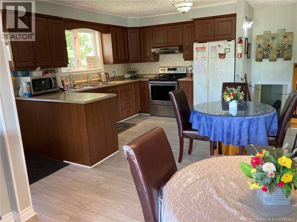585 Rue Basque Property Photo 8
