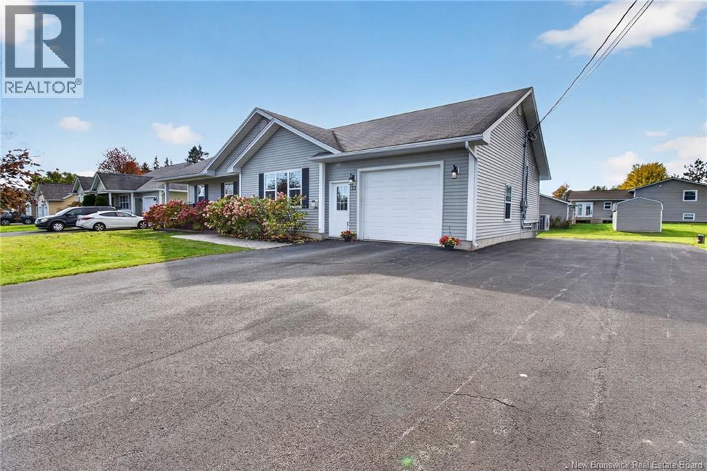 33 Chad Crescent Property Photo 2