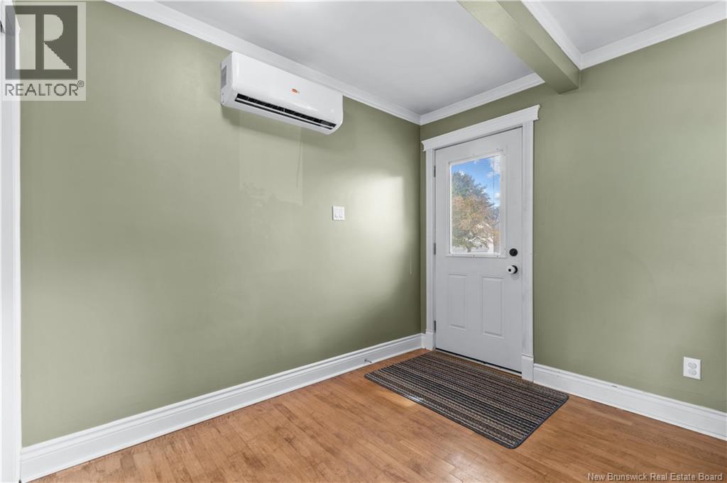 35 Lindsay Street Property Photo 8