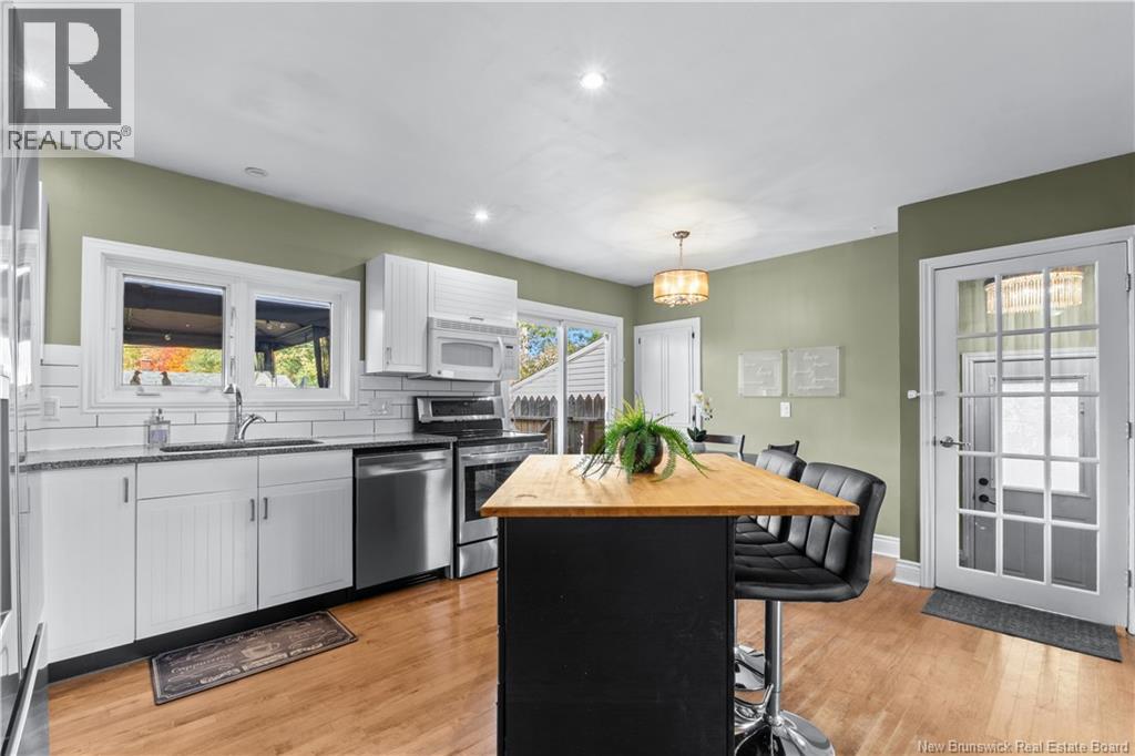 35 Lindsay Street Property Photo 11