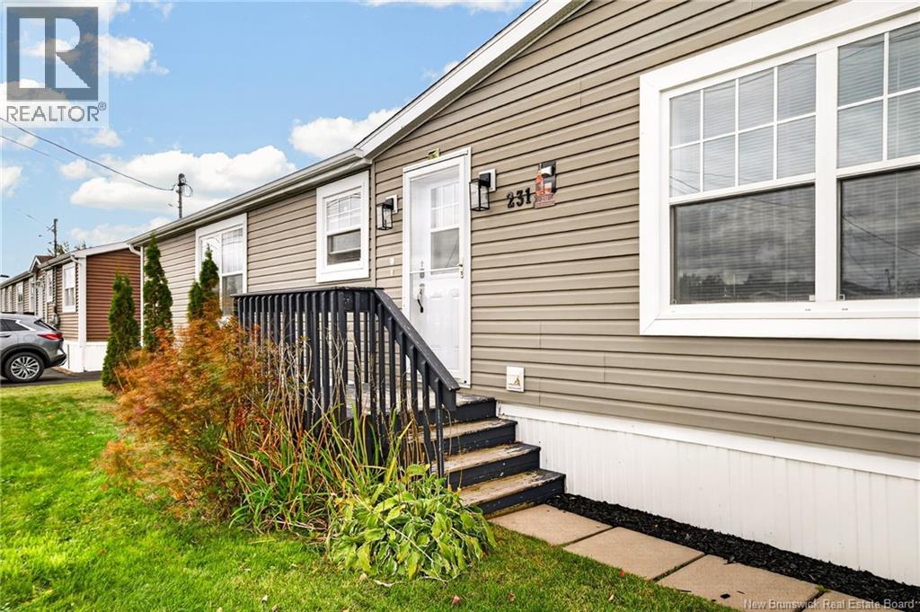 231 Bonaventure Street Property Photo 3