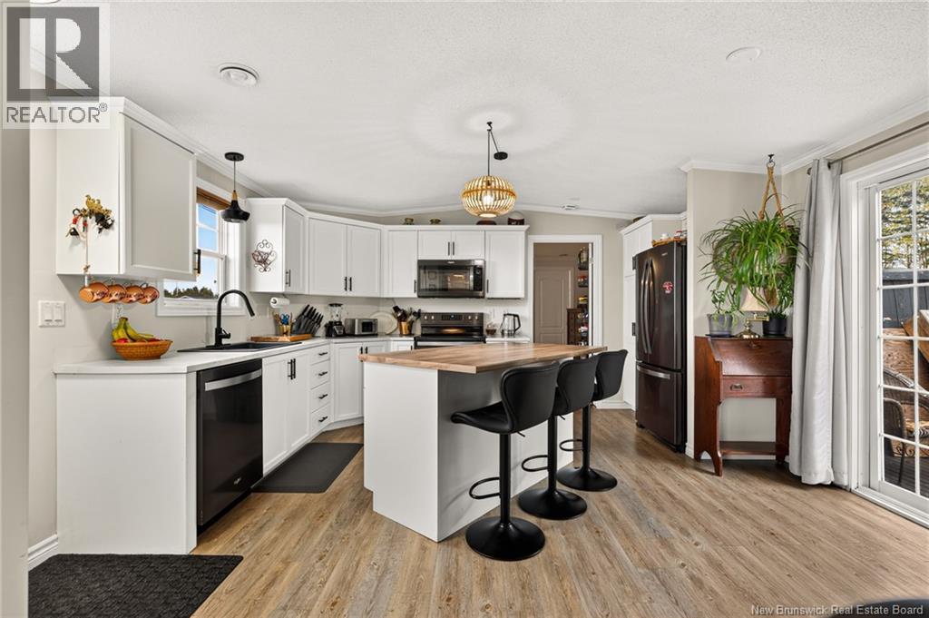 231 Bonaventure Street Property Photo 6