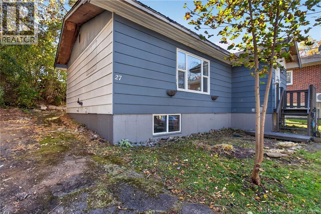 27 Budd Lane Property Photo 4