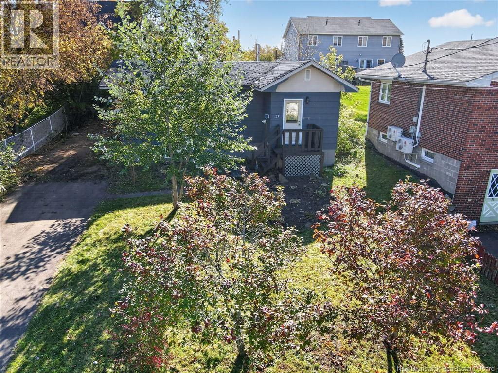 27 Budd Lane Property Photo 6