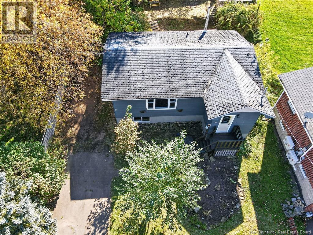27 Budd Lane Property Photo 8
