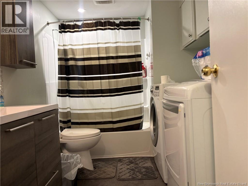 610 College Street Property Photo 5